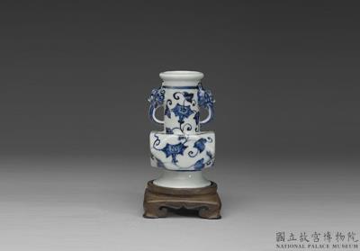 图片[2]-Faceted vase with morning glory decoration in underglaze blue, Ming dynasty, Xuande reign, 1426-1435-China Archive